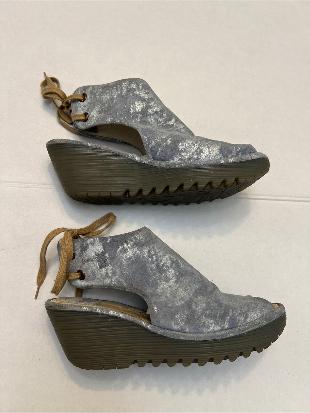 FLY LONDON YUZU PLATFORMS WEDGE SANDALS GRAY LACE UP BACK SIZE 38= 7.5